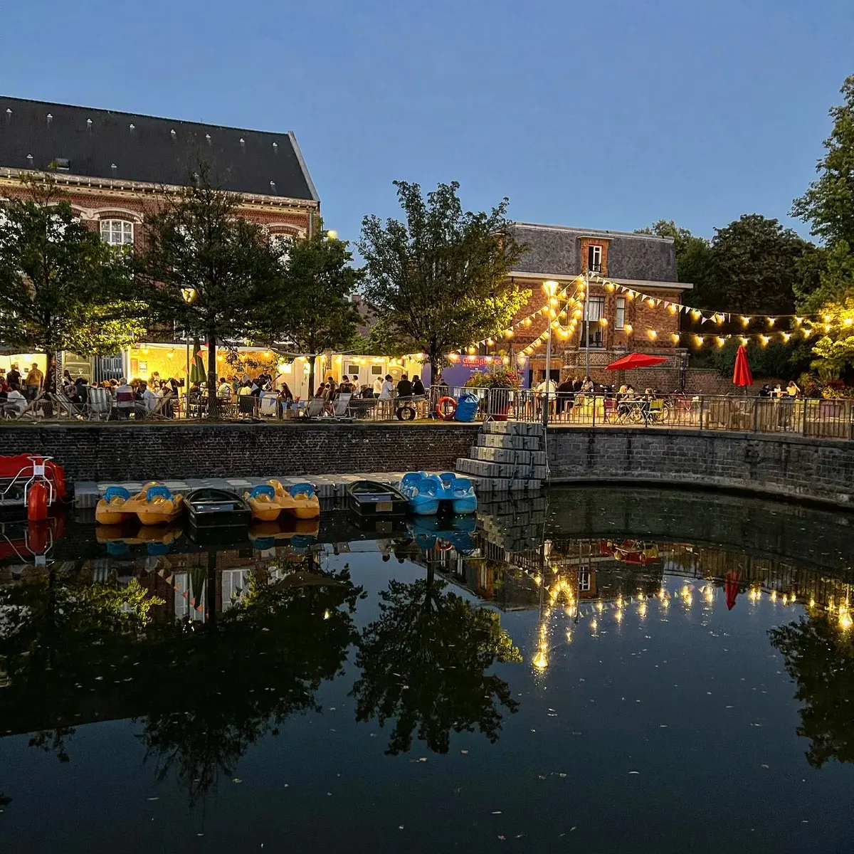 la guinguette des quais 2022 by night