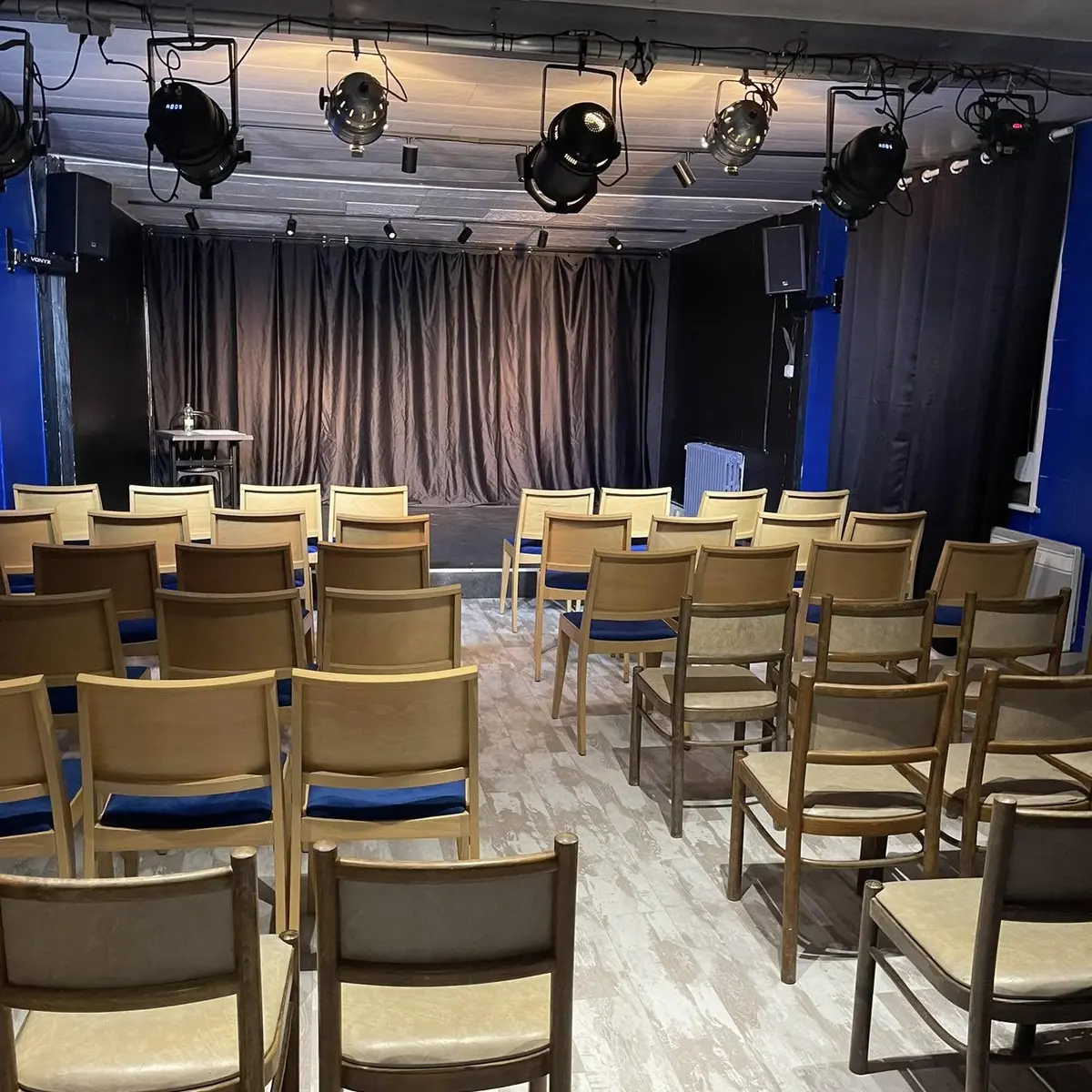 salle-bar-rire-marly