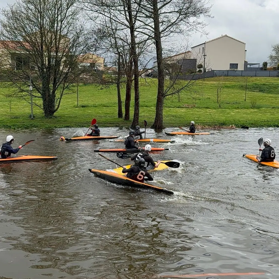 Compétition régionale de kayak polo