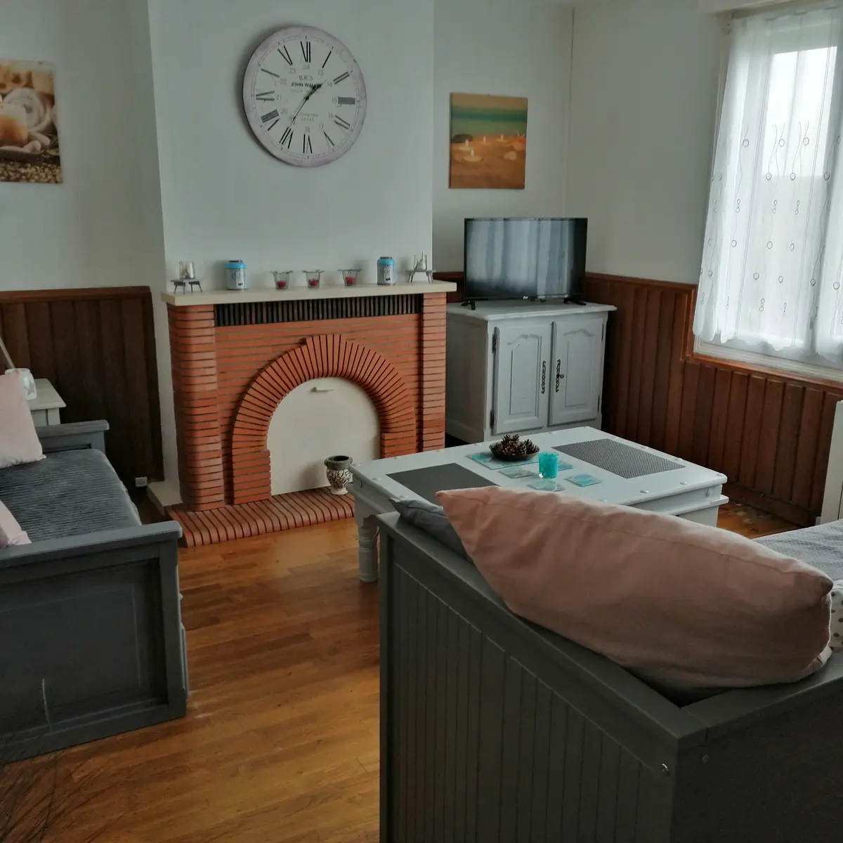 Ault salon