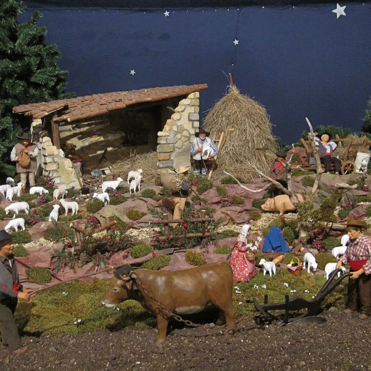 Sur plus de de 300m2, vous partirez à la rencontre d'un monde féérique composé de plus de 800 figurines. : Le petit monde des santons de Provence