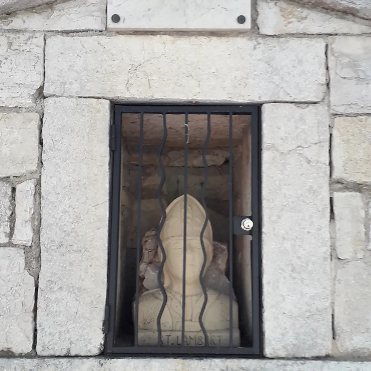 Niche avec buste