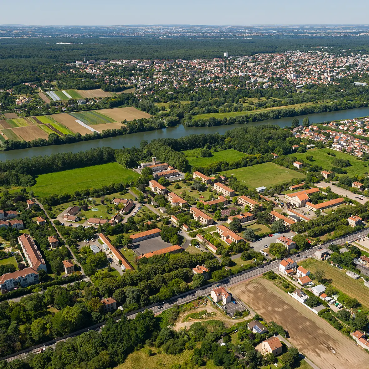 Vue aérienne de l'hôpital Théophile Roussel de Montesson