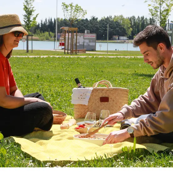 Pique nique au bord du lac de Monteux