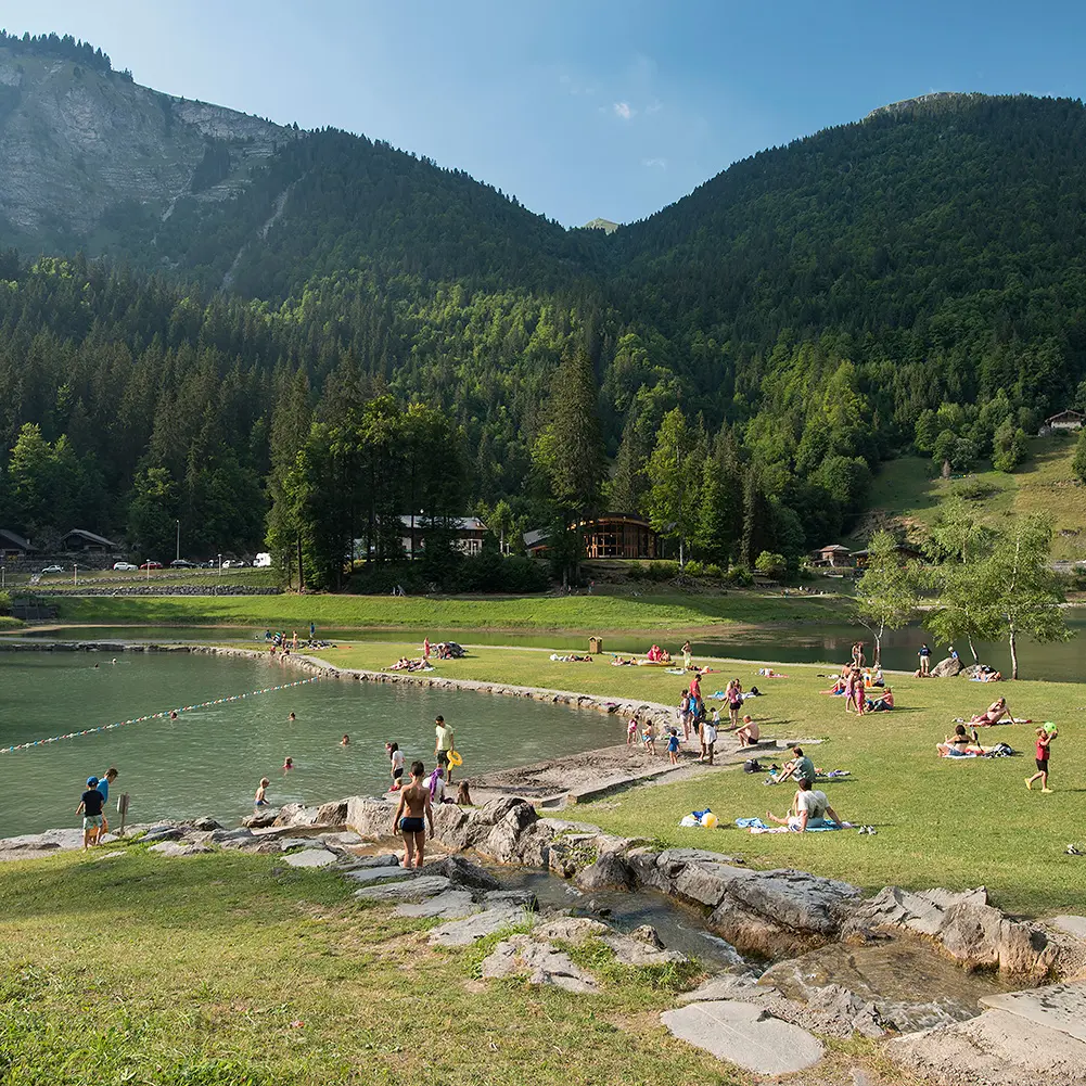 Plage du Lac de Montriond