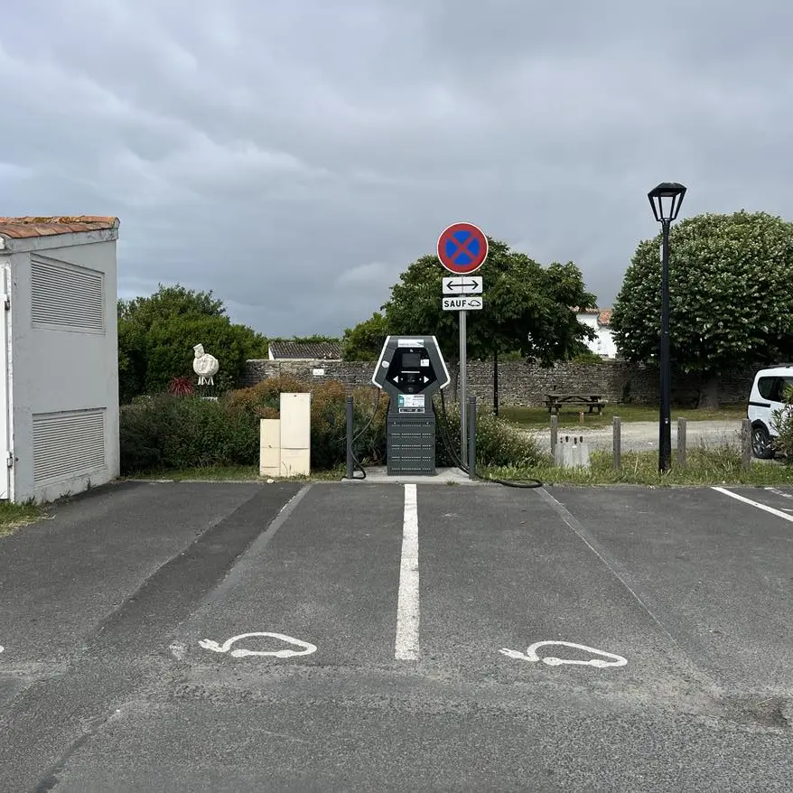 Borne de recharge pour voitures électriques