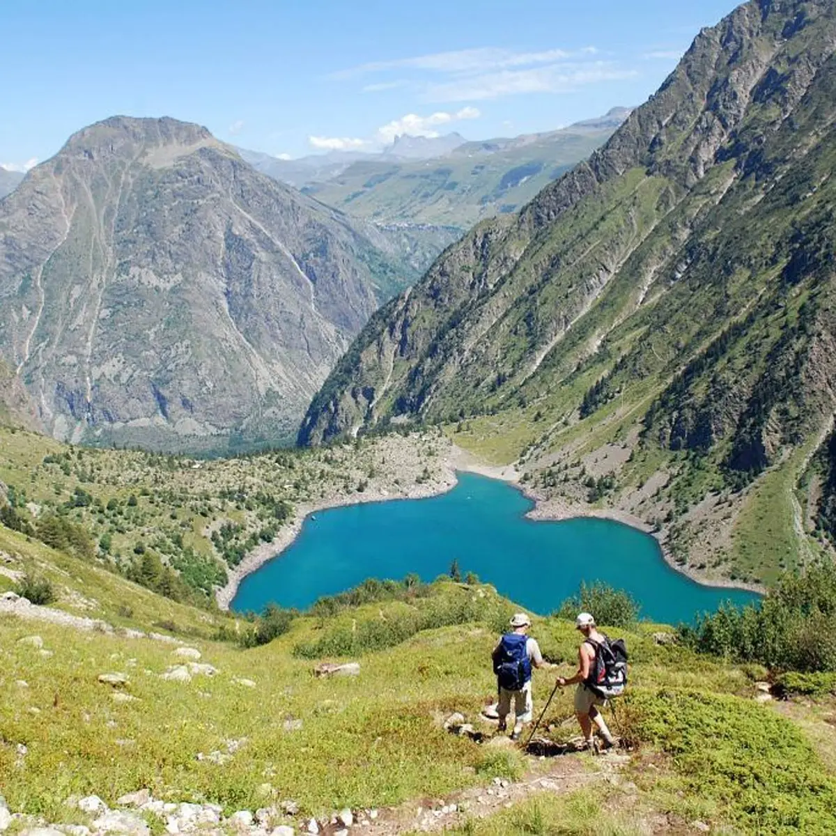 randonneurs au lac du Lauvitel