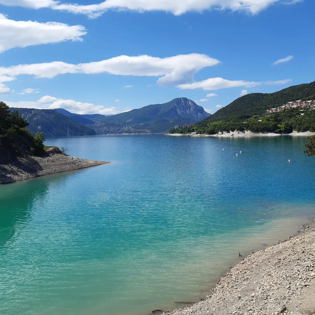 Les eaux turquoises de la baie