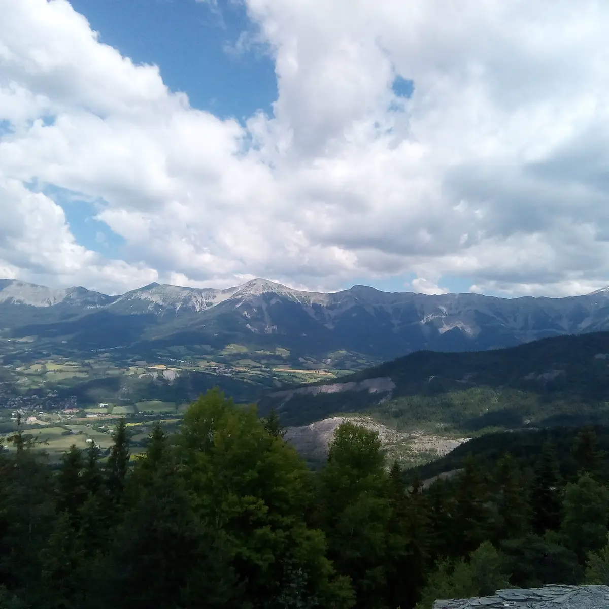 Vue sur les Monges