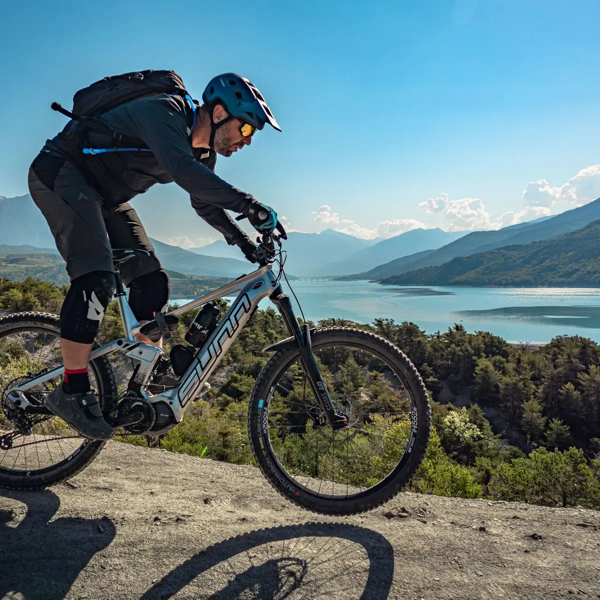 Descente sur la baie