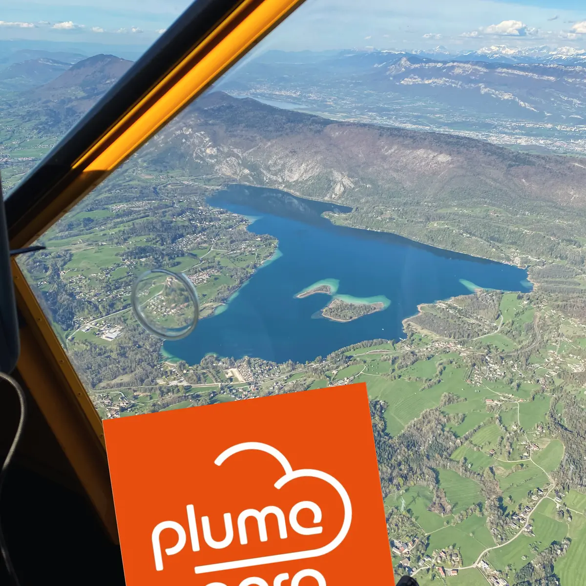 Vol en ULM au-dessus du lac d'Aiguebelette