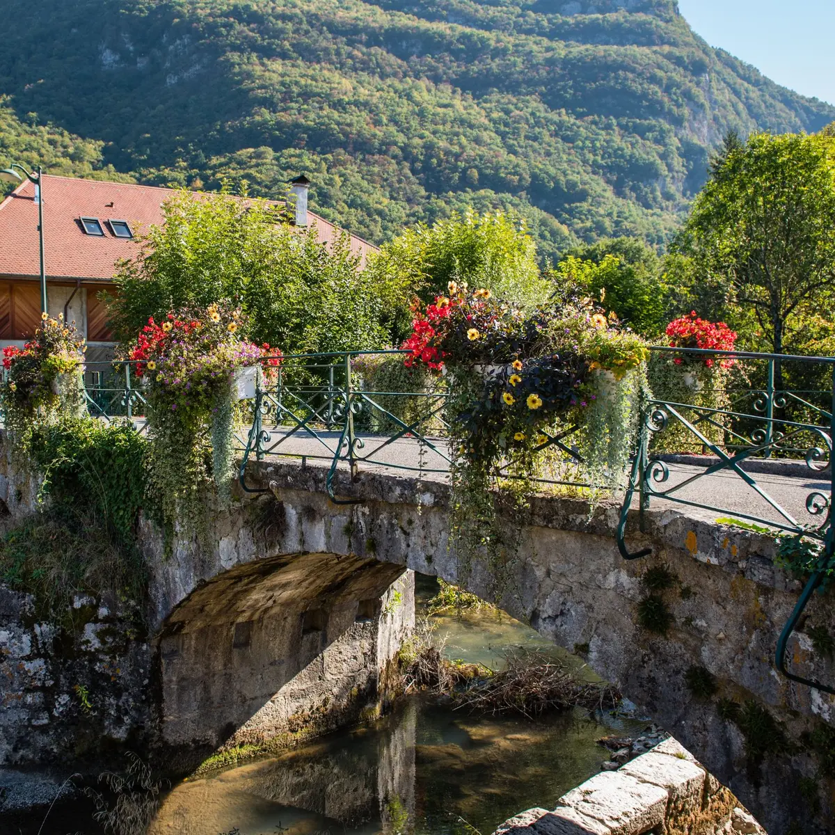 Pont de Verthier fleuri