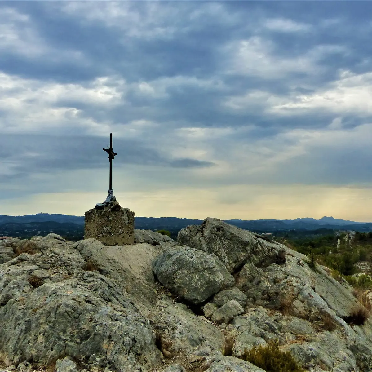Sur les Rochers de la Pène, avec vue sur les Opies