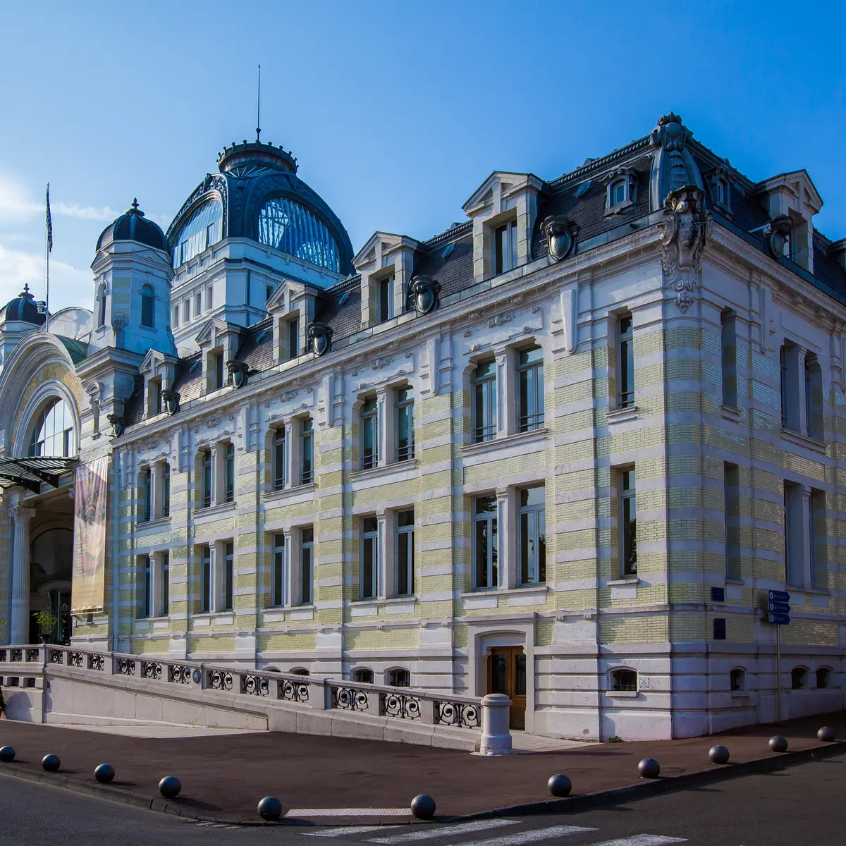 façade du Palais Lumière