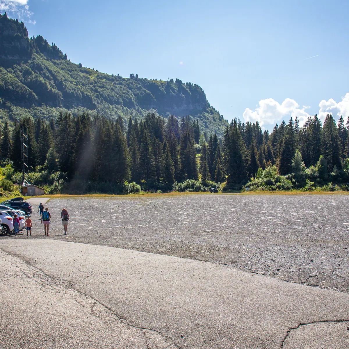Vue d'ensemble du parking de Vernant