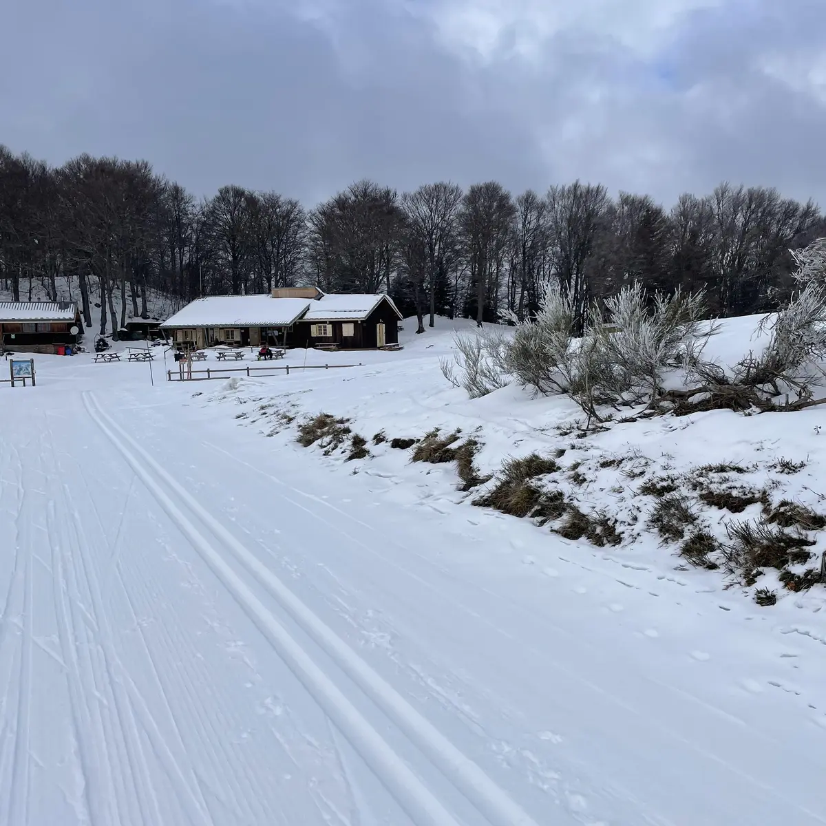 Towards the refuge, access by cross-country skis