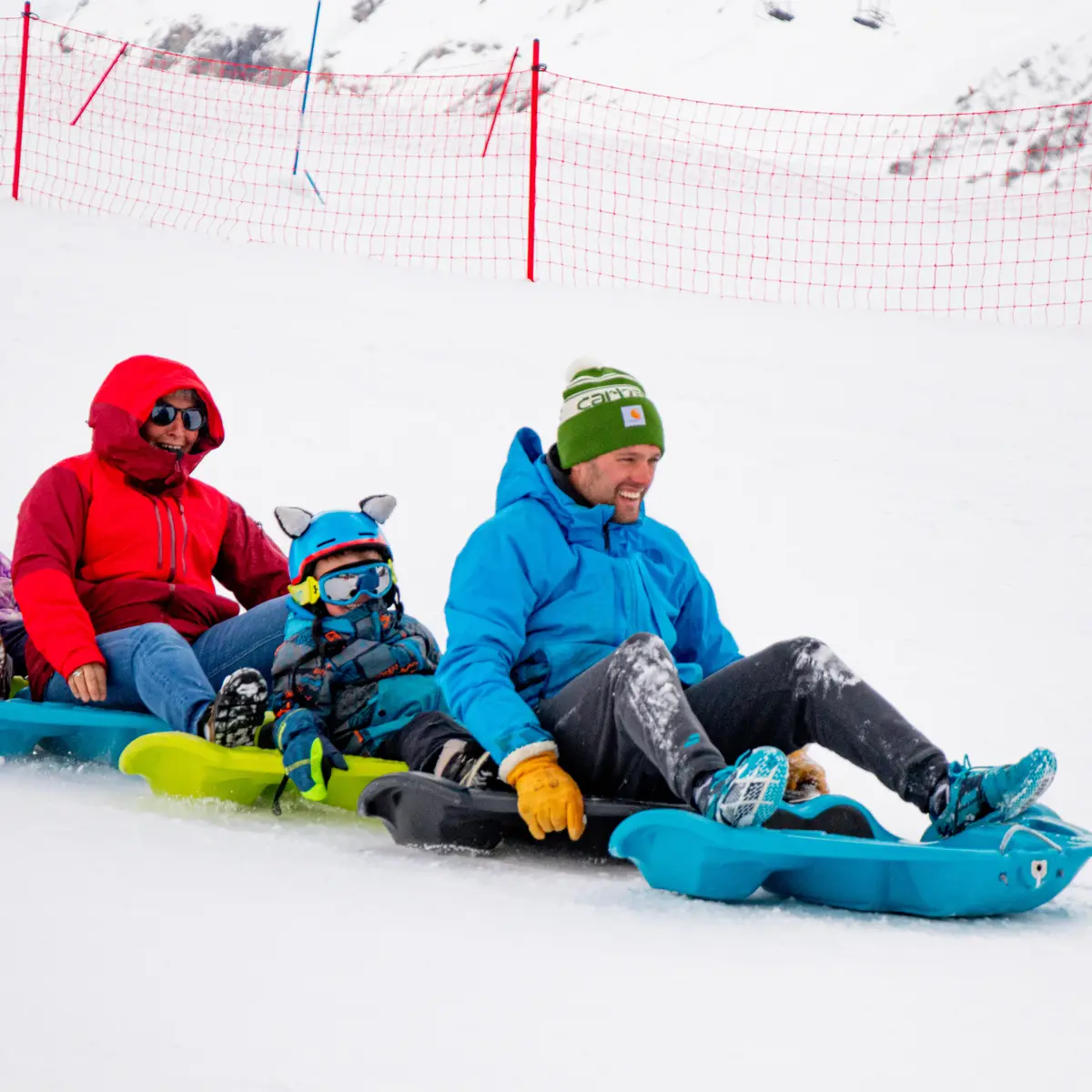 Snake Gliss en famille à Val d'Isère en hiver sur la piste de la Savonnette