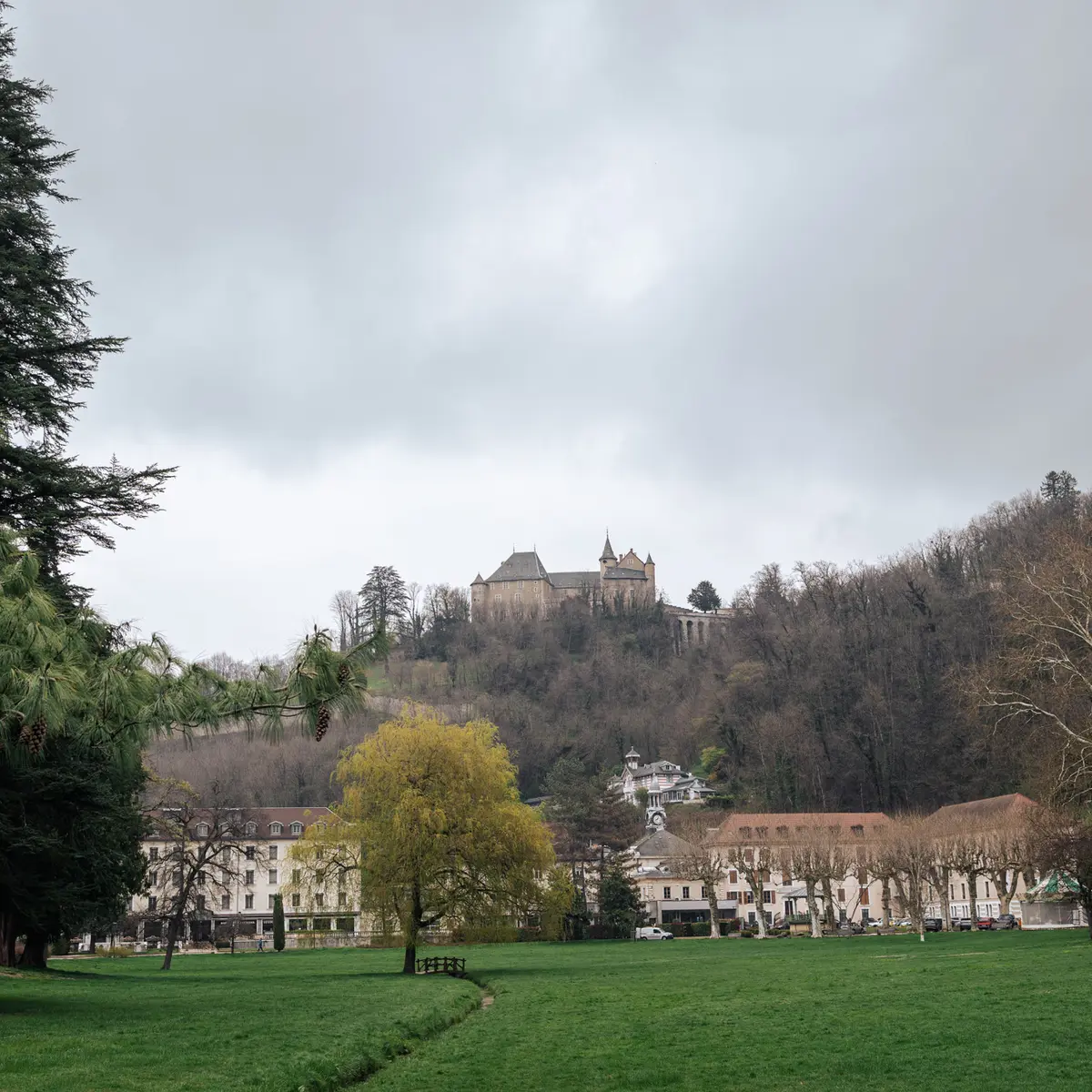Vue du parc thermal de nos jours.