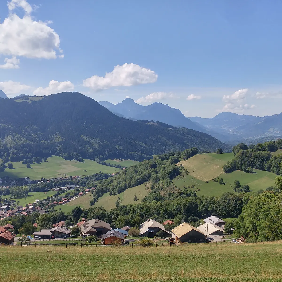 Vue sur Bénand et Bernex