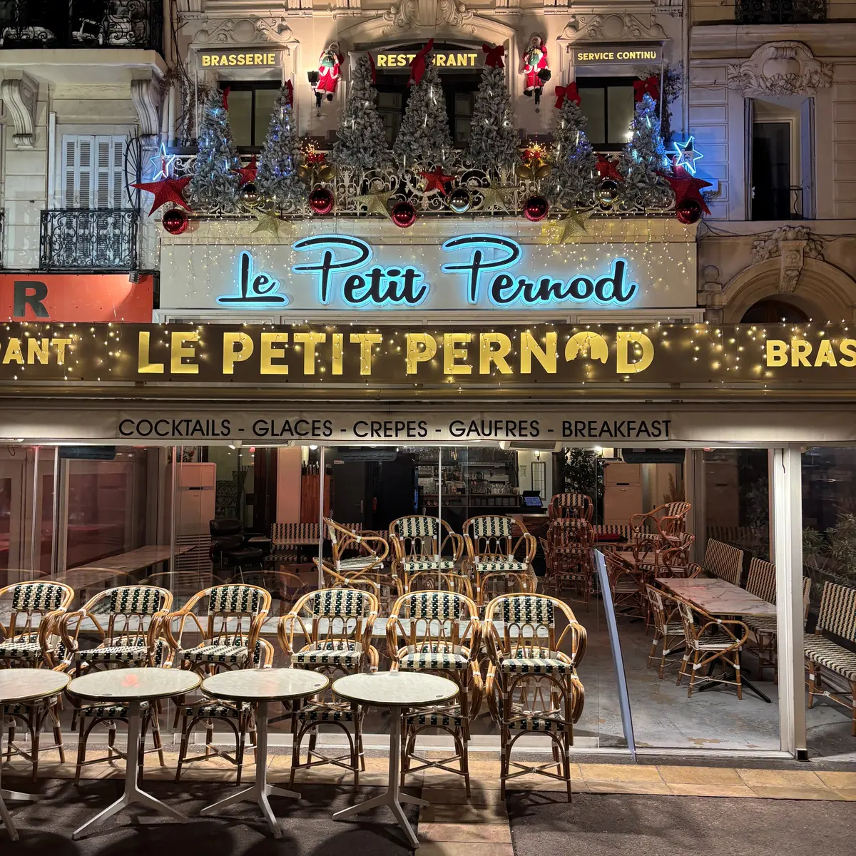 façade ext. avec déco hiver