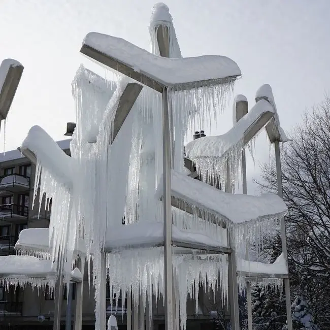 Une autre vue de la Fontaine de glace de Carl Nesjar