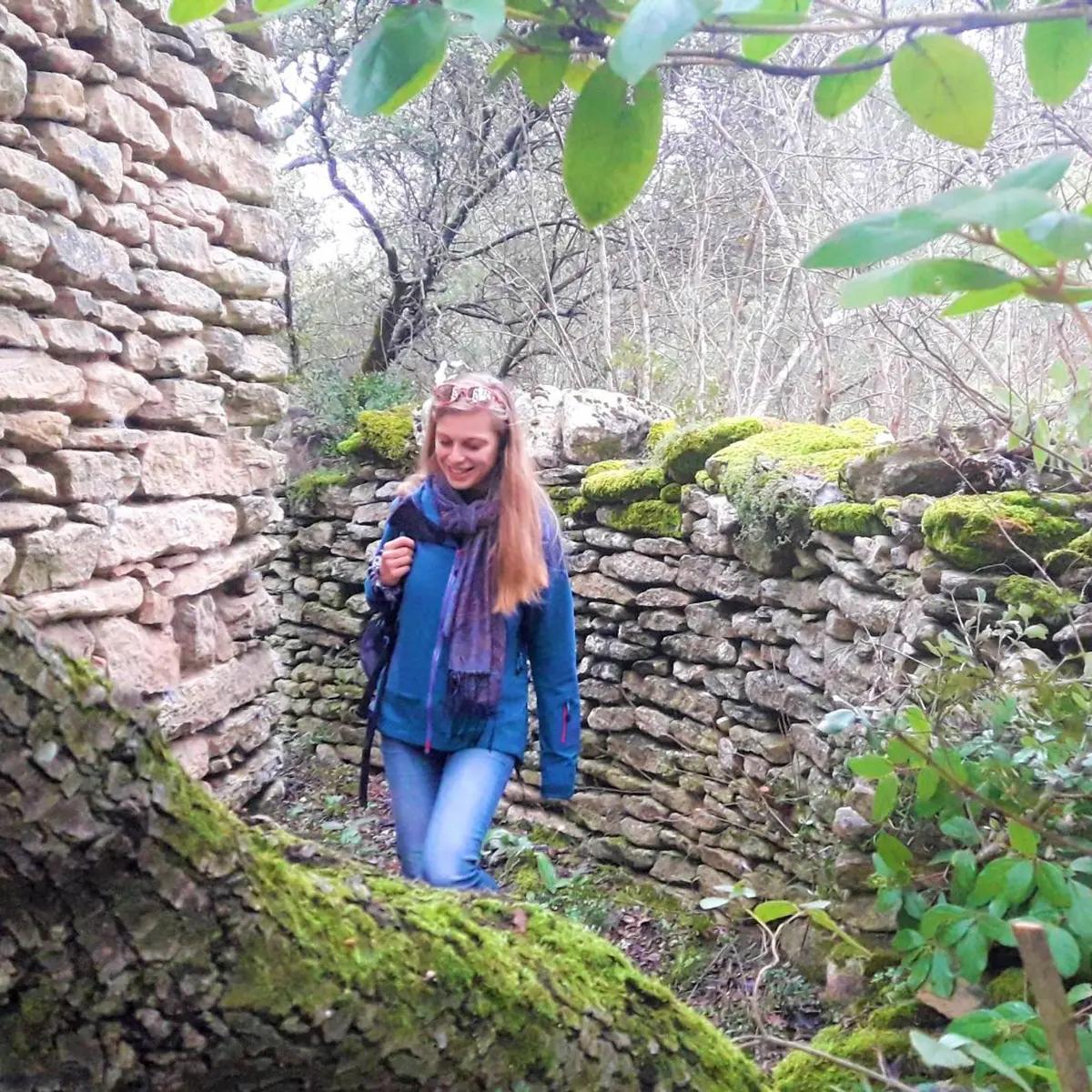 Entres les murs de pierres