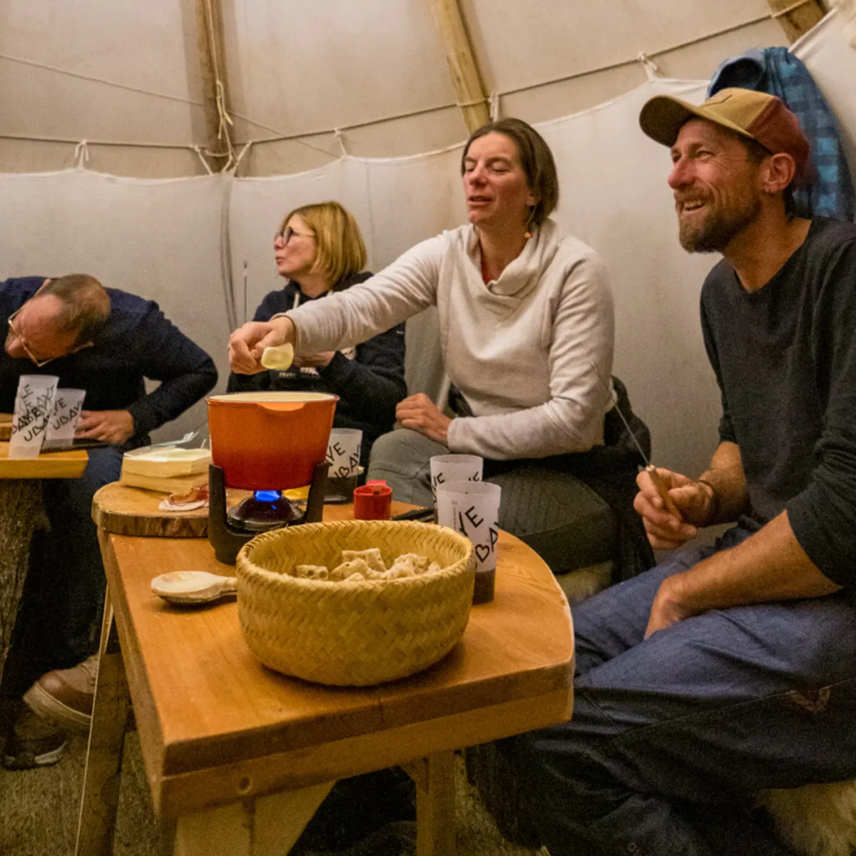 Soirée fondue sous tipi