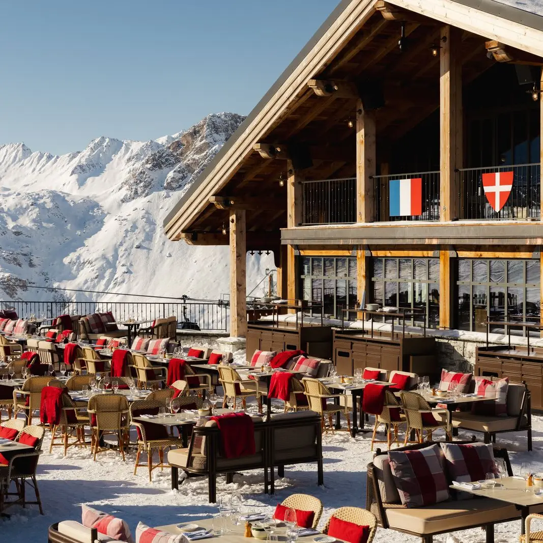 Terrasse - déjeuner au Refuge de Solaise_Val d'Isère