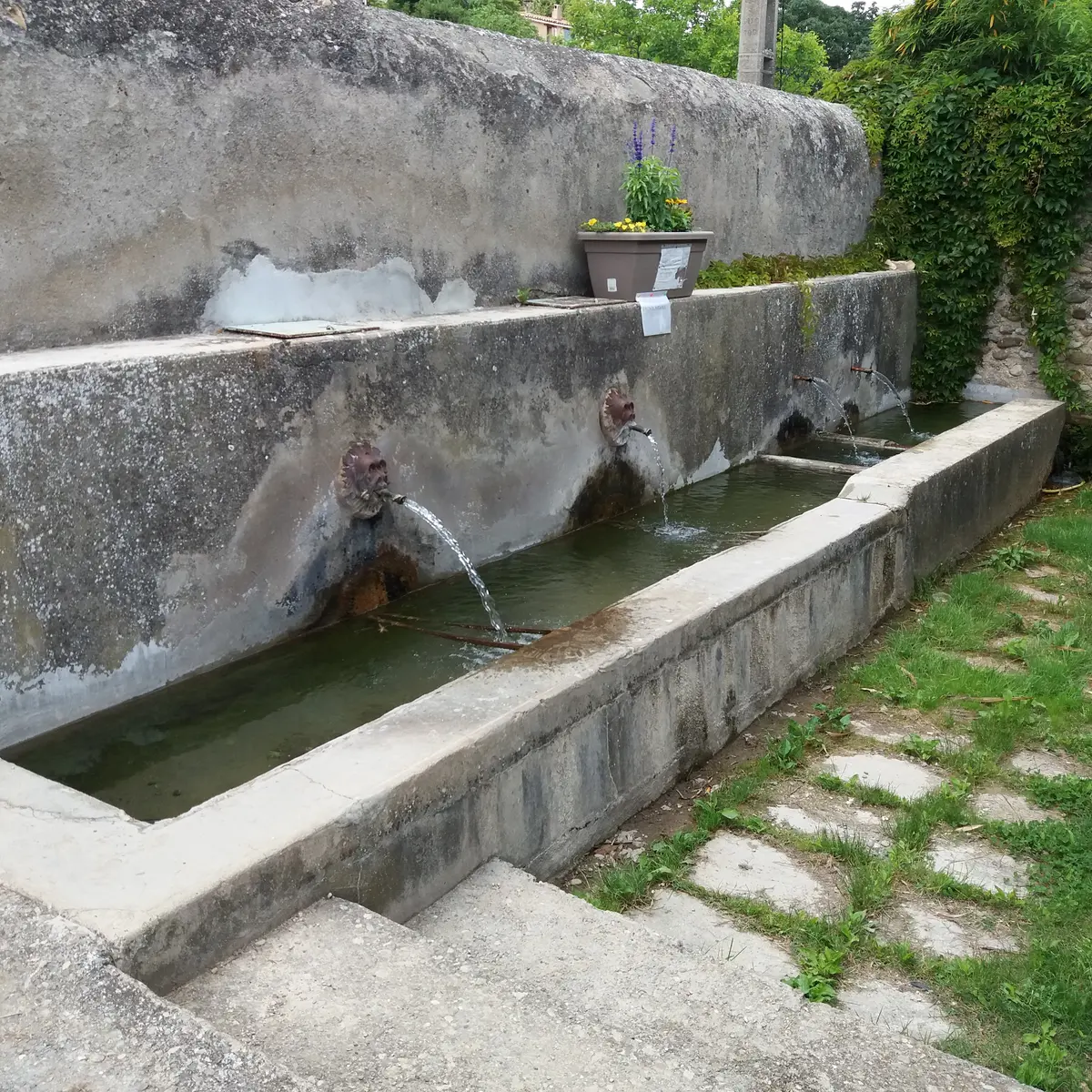 Fontaine du village