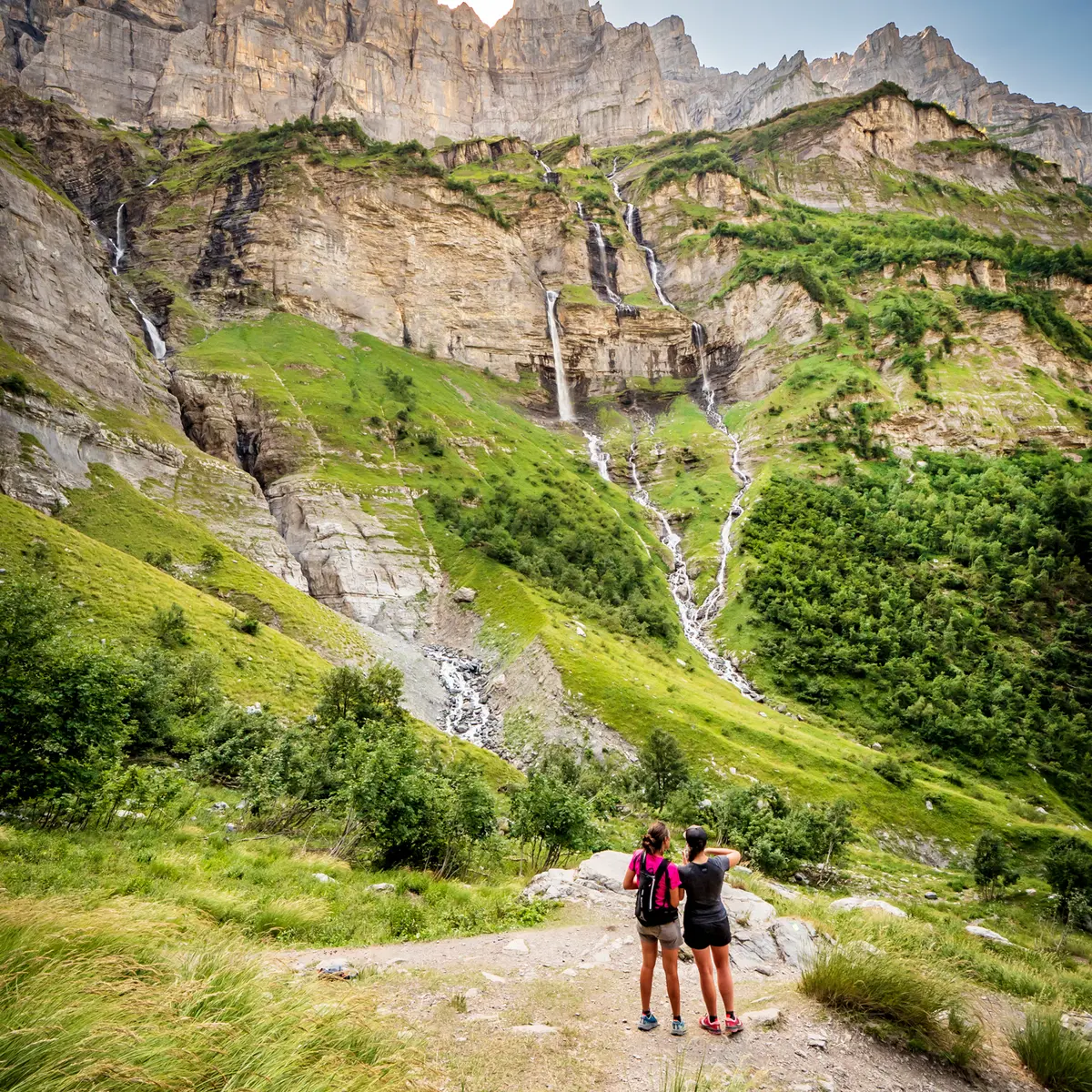 randonneurs dans le cirque du Fer-à-Cheval