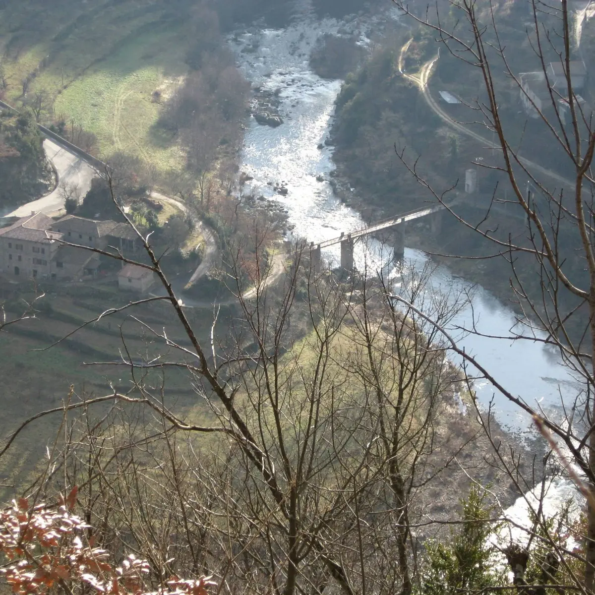 Du chemin vue sur la vallée de l'Eyrieux