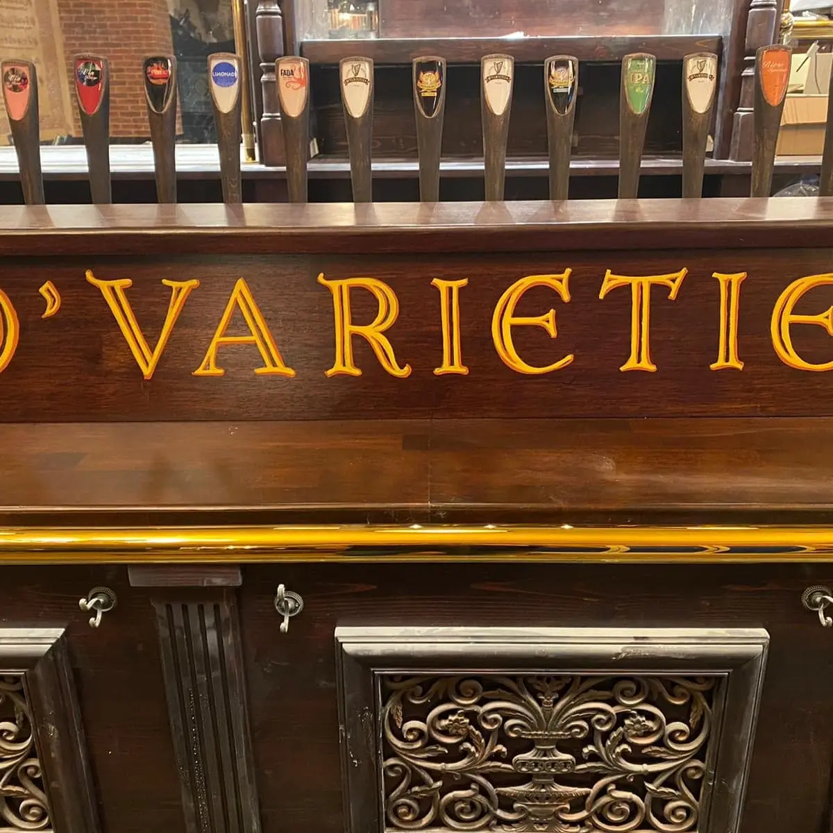 Irish Pub O_Varieties à Saint-Rémy-de-Provence