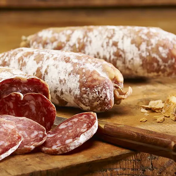 Saucissons secs, jambon sec, pièces séchées