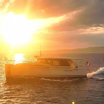 Soirée au soleil couchant dans les Calanques du Frioul - Quai d'honneur Mairie