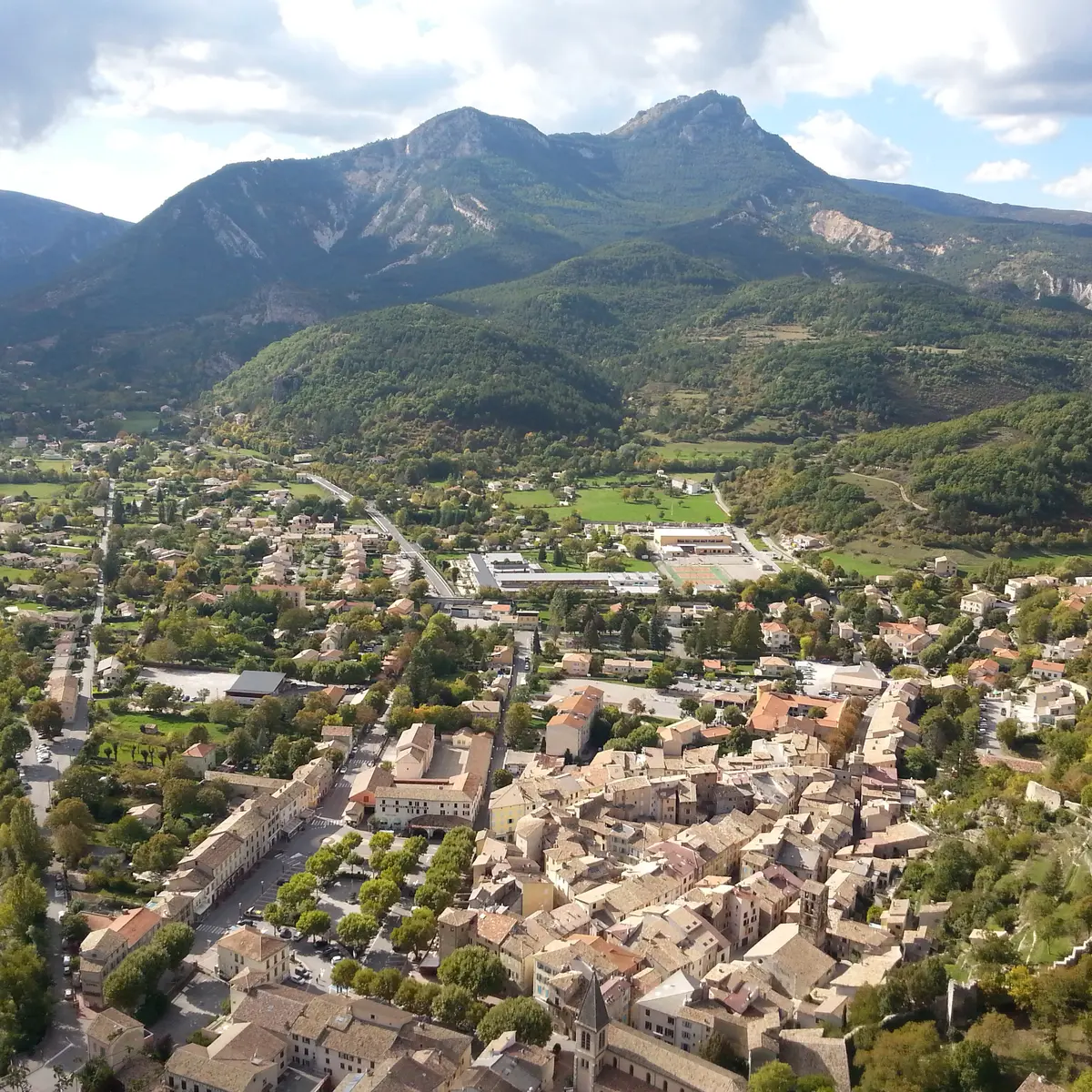 Vue de Castellane depuis le parvis de la chapelle Notre-Dame du Roc (11/10/2016)