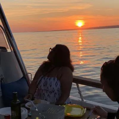 Soirée au soleil couchant dans les Calanques du Frioul - Quai d'honneur Mairie