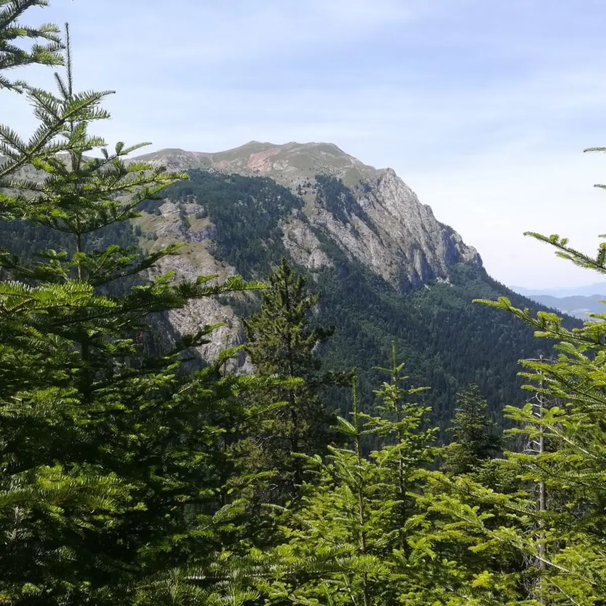 Vue sur le Pic de Morgon depuis le Grand Clot