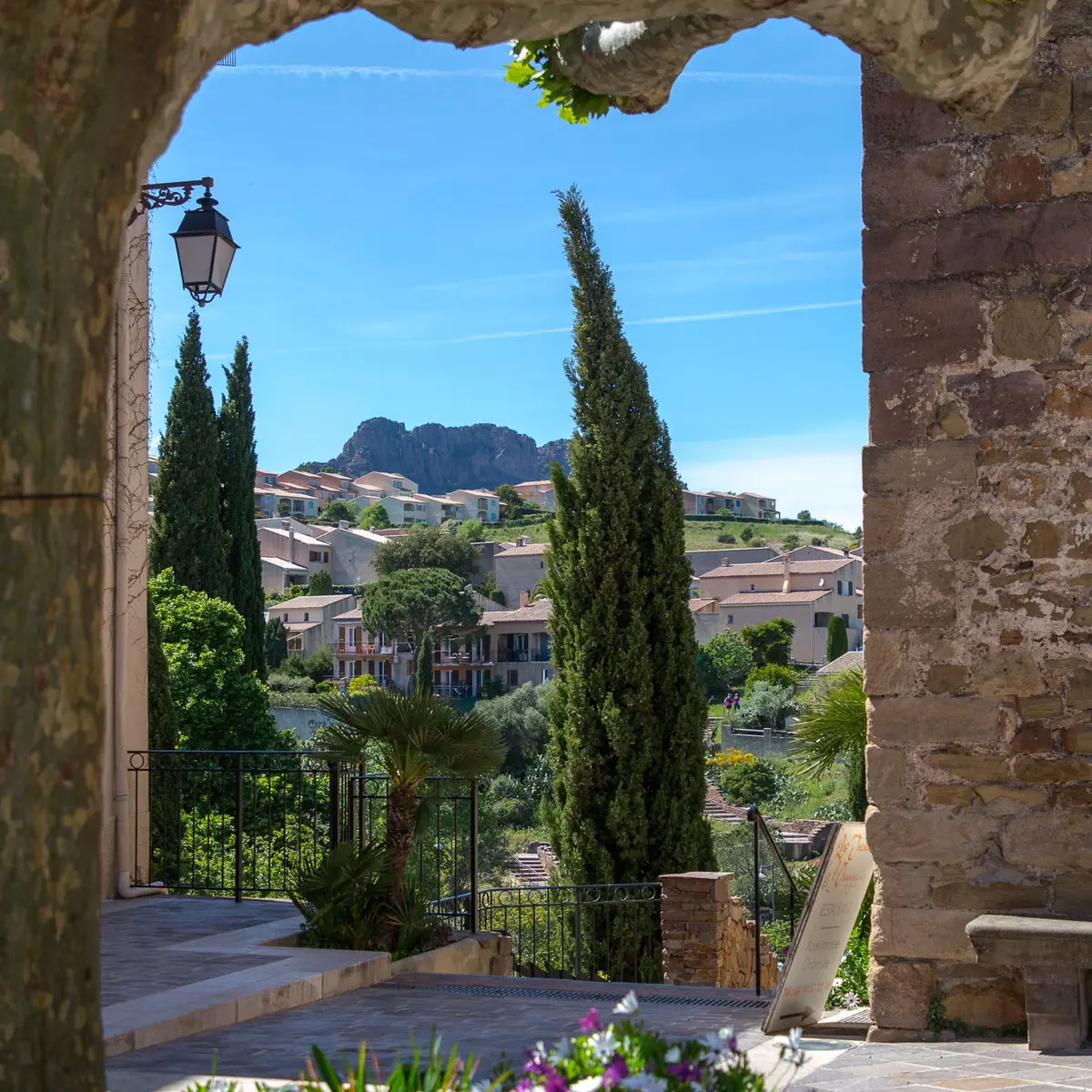 Place Alfred Perrin_Roquebrune-sur-Argens