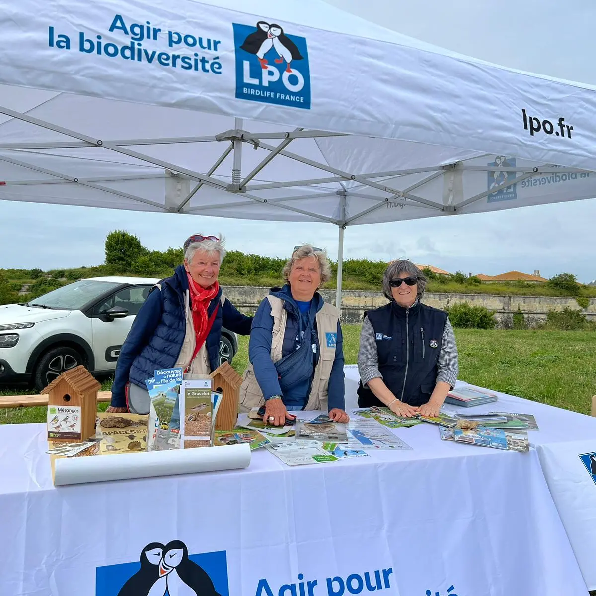 stand tenu par les bénévoles