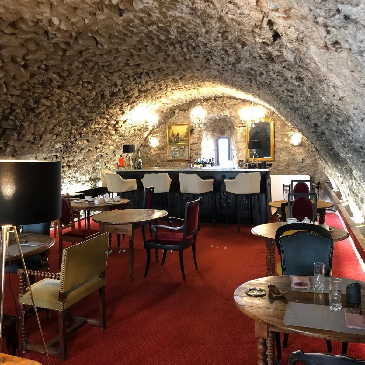 The restaurant room