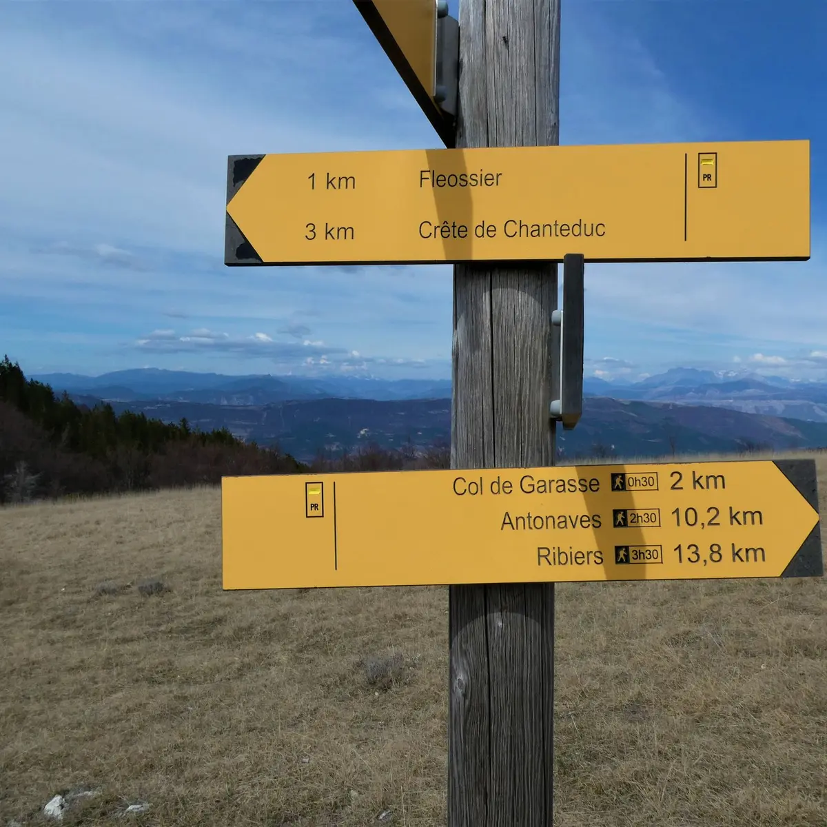 En chemin pour le sommet de Fléossier