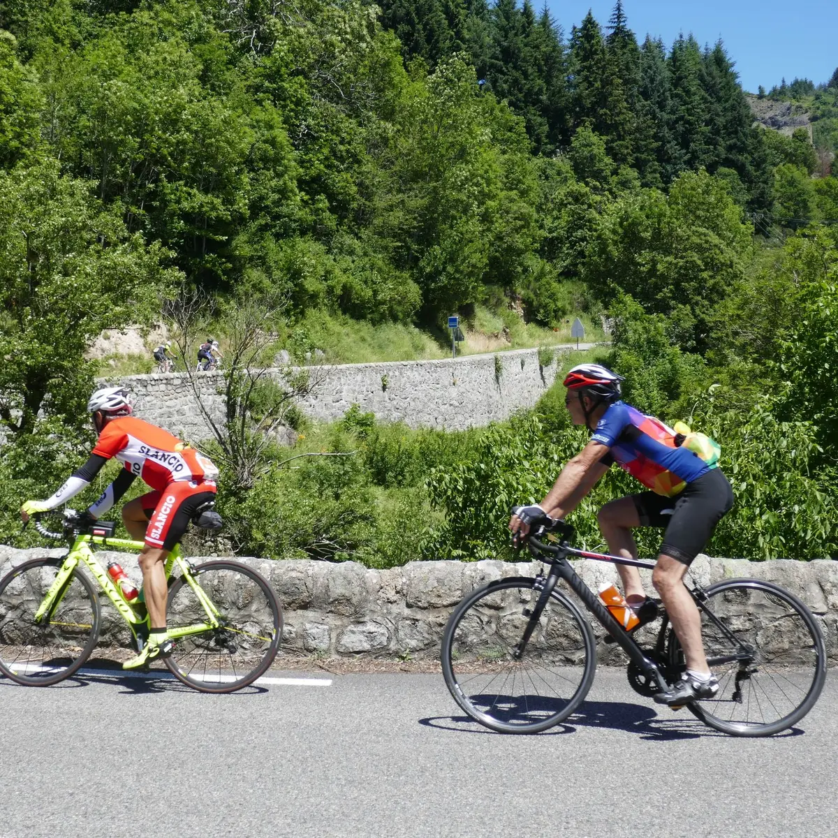 Cyclos sur les routes de l'Ardéchoise