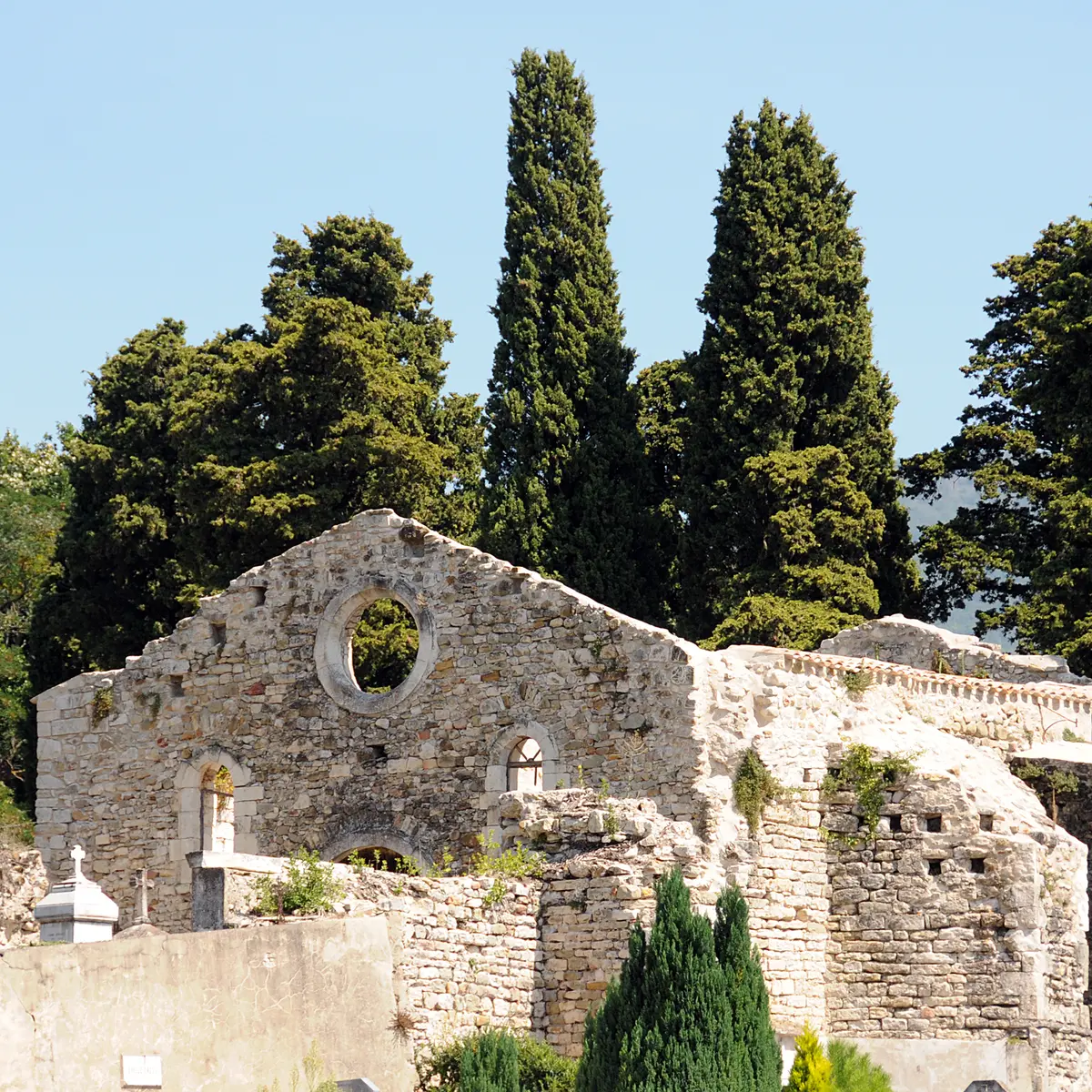 Cimetière et la chapelle