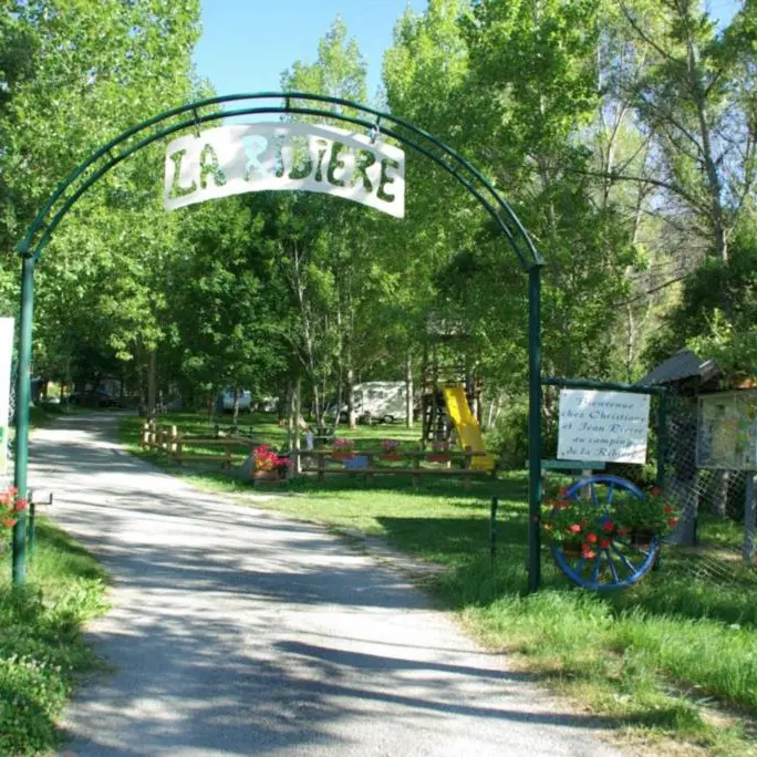 Entrée du camping en été