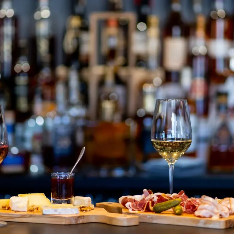 Verres des vins et Tapas
