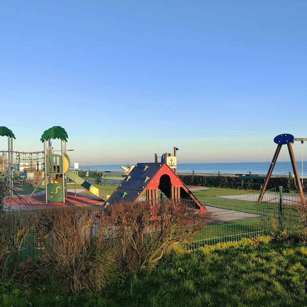 Aire de jeux 6 - 14 ans - Front de mer