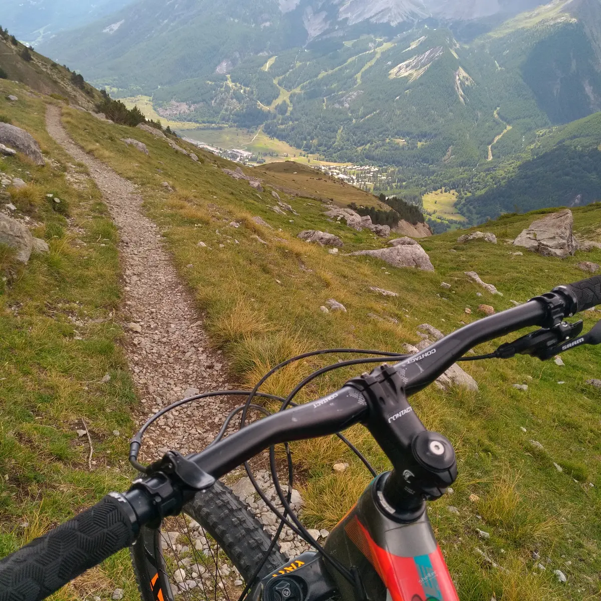 Superbe singletrack en balcon