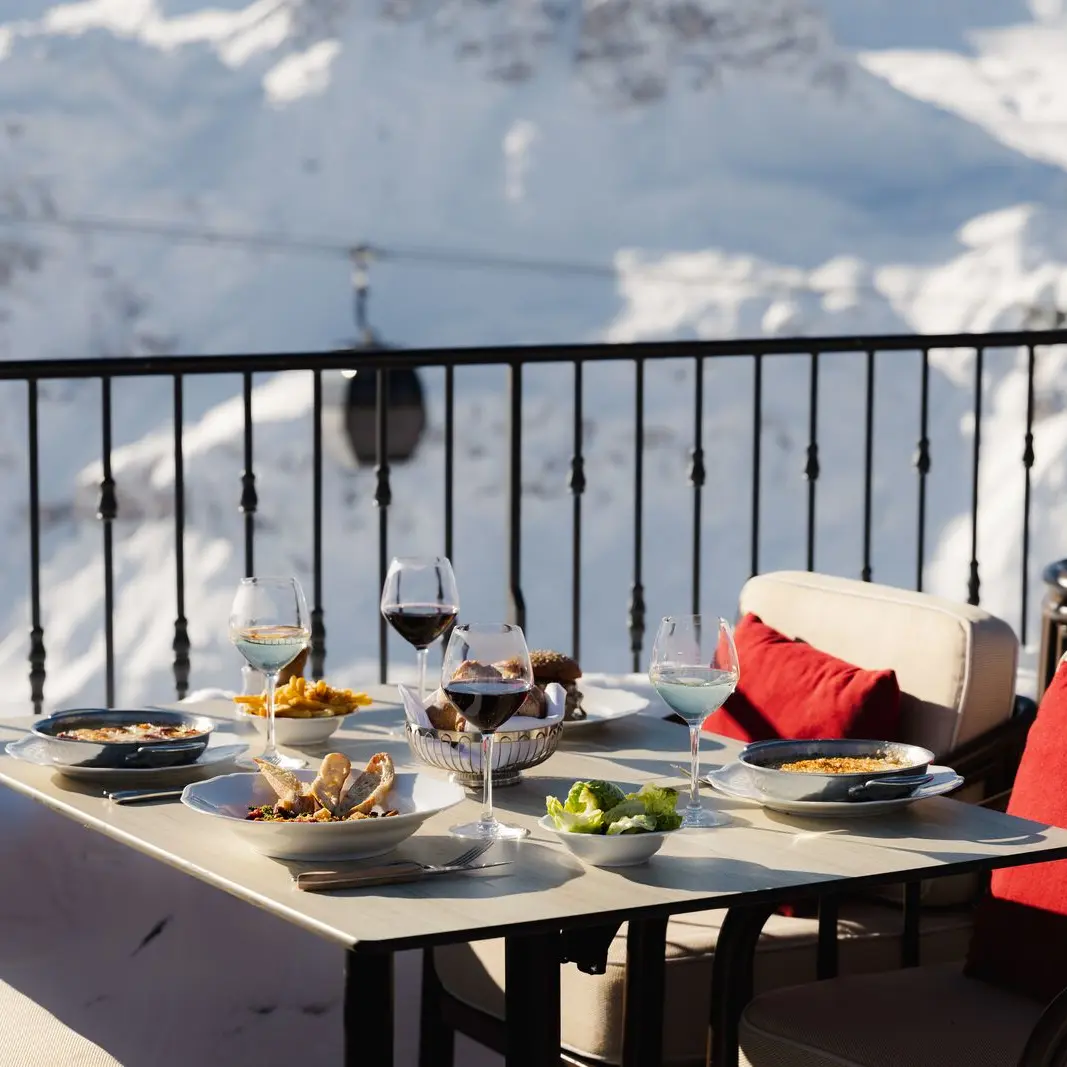 Terrasse du Refuge de Solaise_Val d'isère