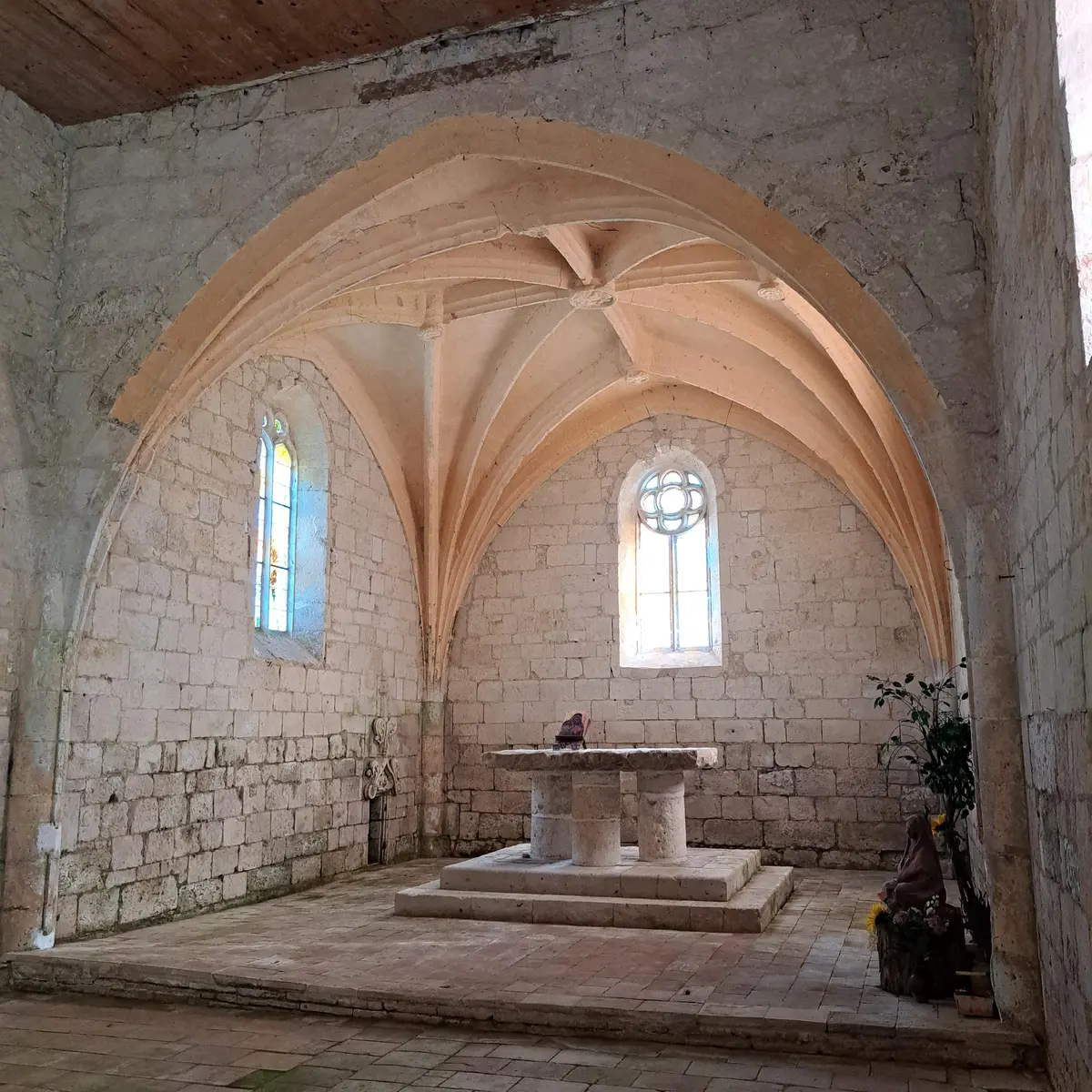 Vue intérieur de la chapelle Saint-Pierre d'Ax