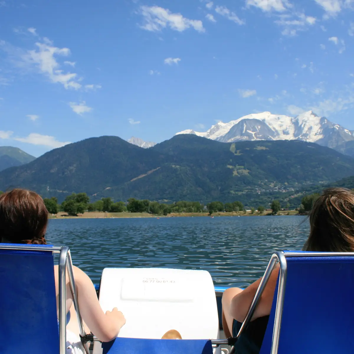 Pédalo face au Mont Blanc